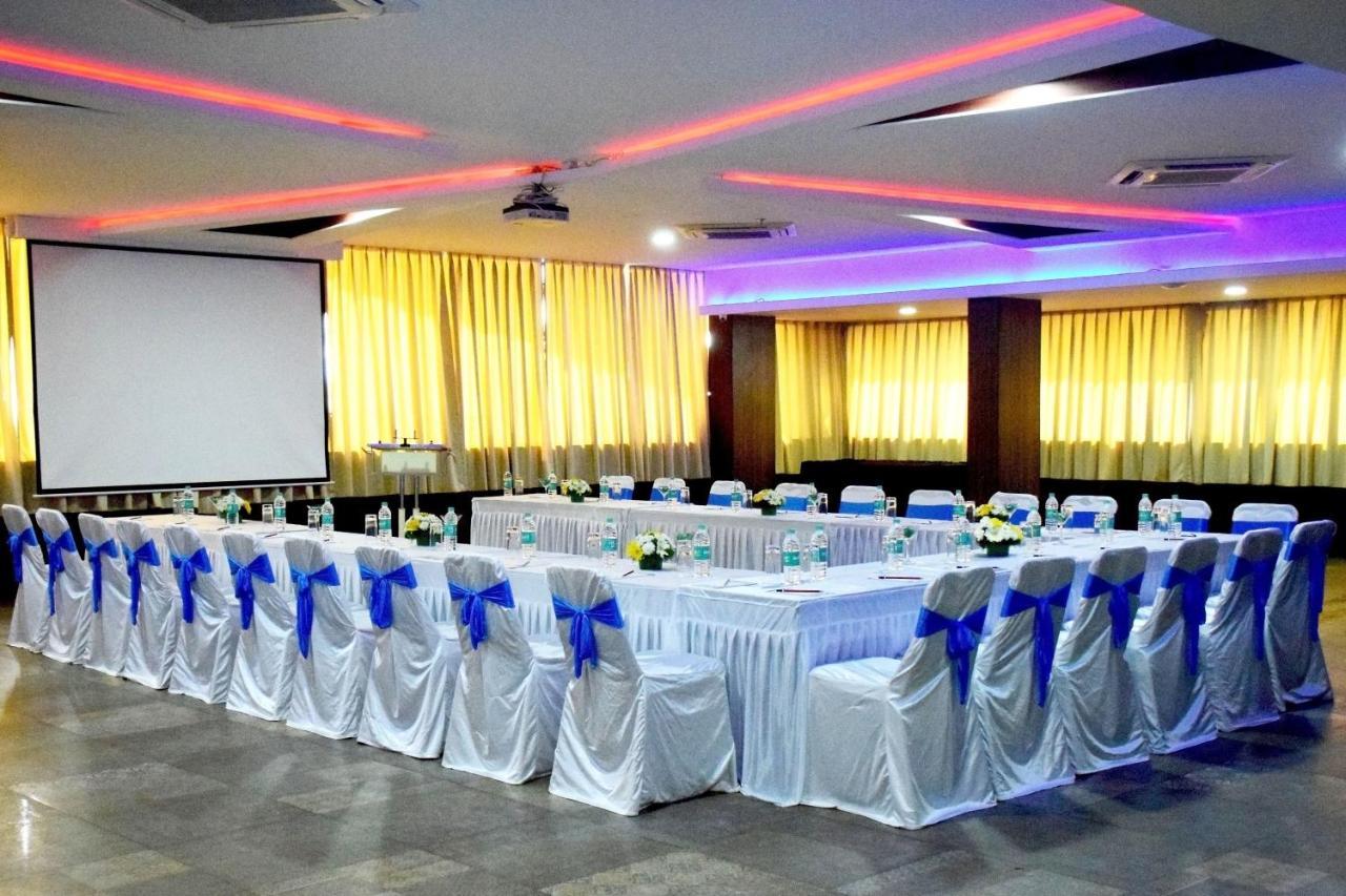 Hotel Citrus Prime Candolm, Goa カンドリム エクステリア 写真